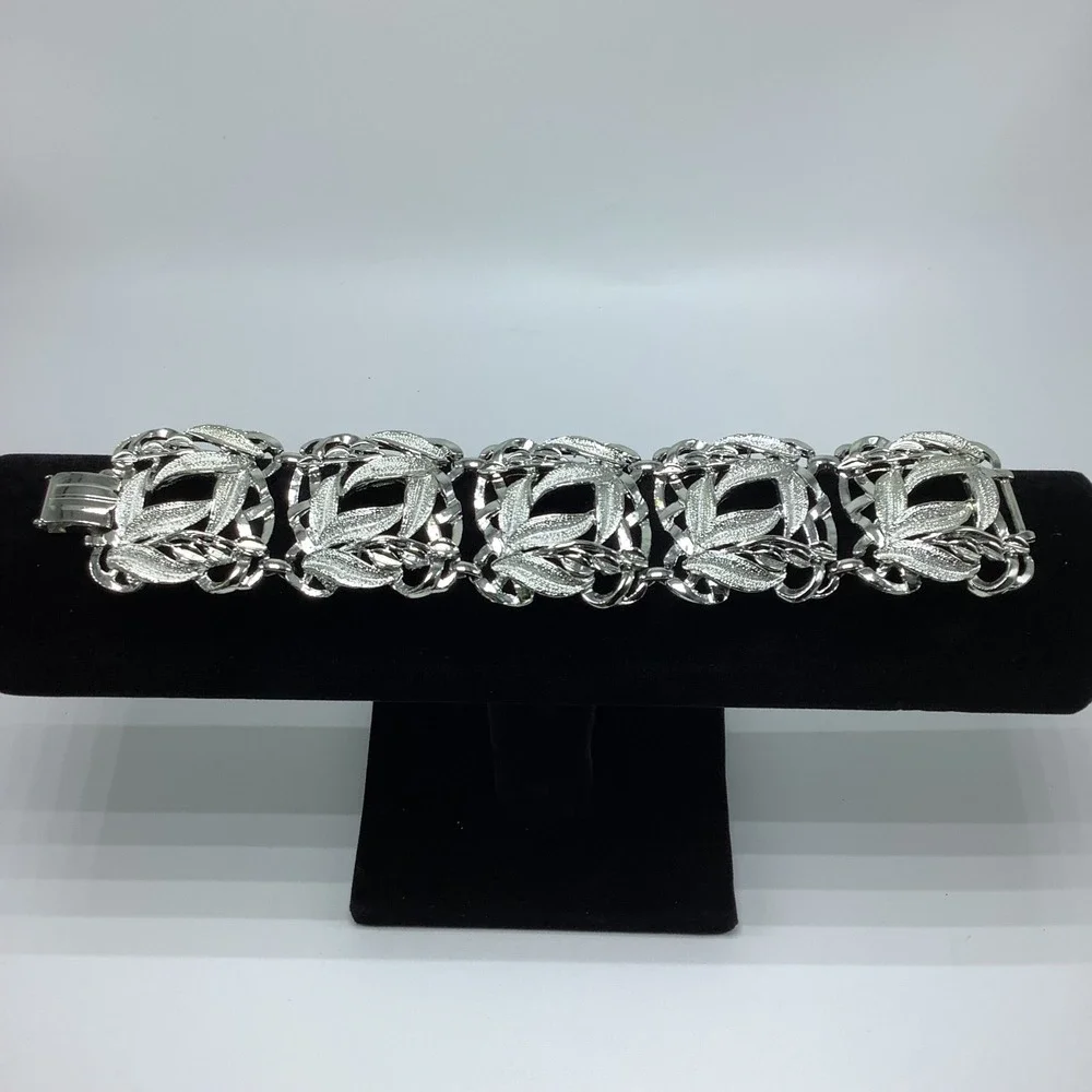 Silver‎ Tone Square Leaf Panel Link Bracelet